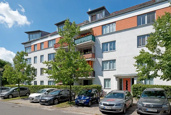 3 Zimmer in Berlin Karow mit Balkon und Wannenbad ab sofort! — photo 1